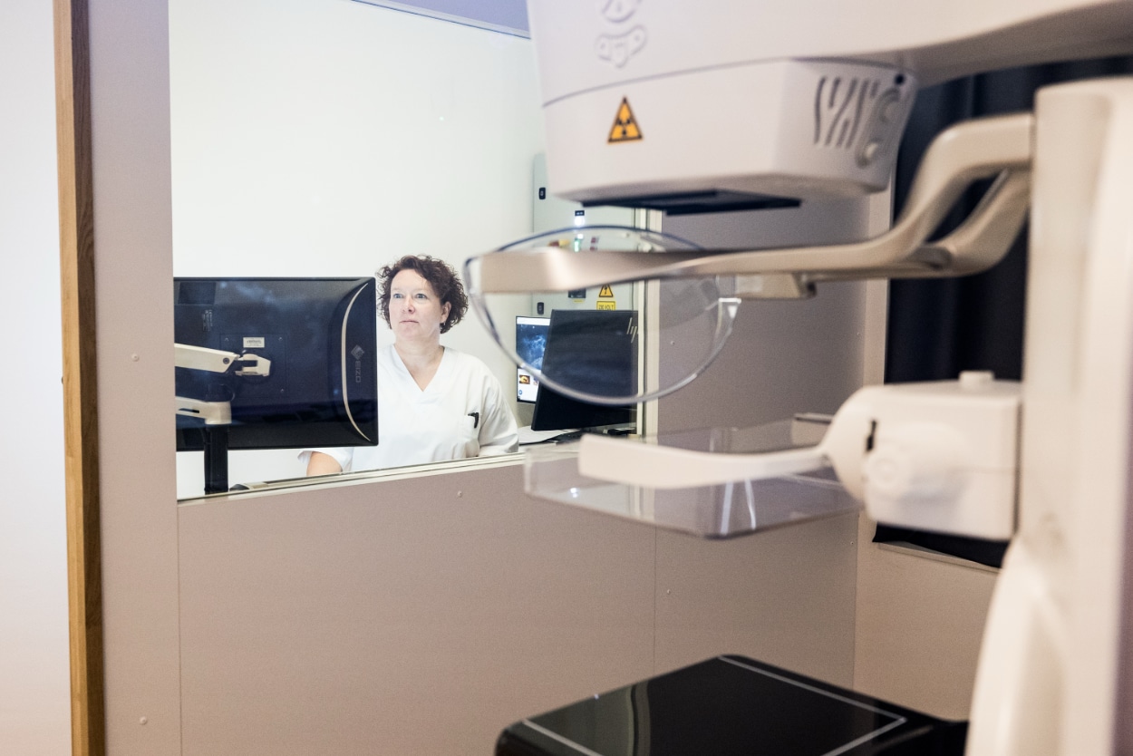 Photo d'une ATM de radiologie en mammographie