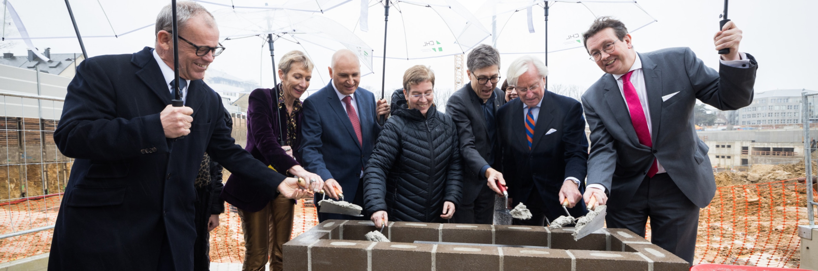 Lancement officiel des travaux de construction du Nouveau Bâtiment Centre avec la pose symbolique de la première pierre