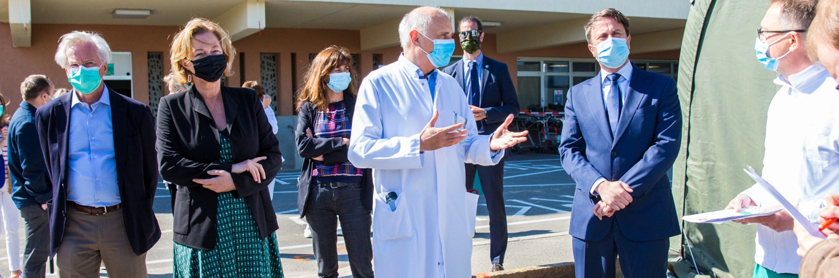 Xavier Bettel et Paulette Lenert visitent le Field Hospital